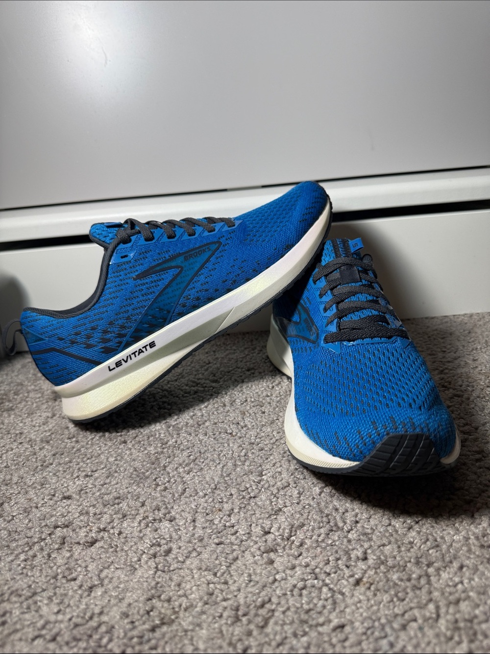Brooks Levitate Men's Running Shoes — Blue with Black Accents